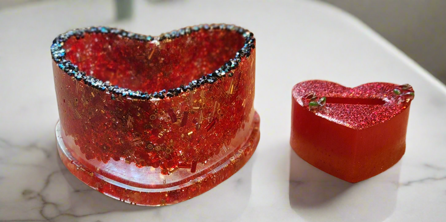 Mother Nature Resin Tree Stand Set: Red, Black, & Gold