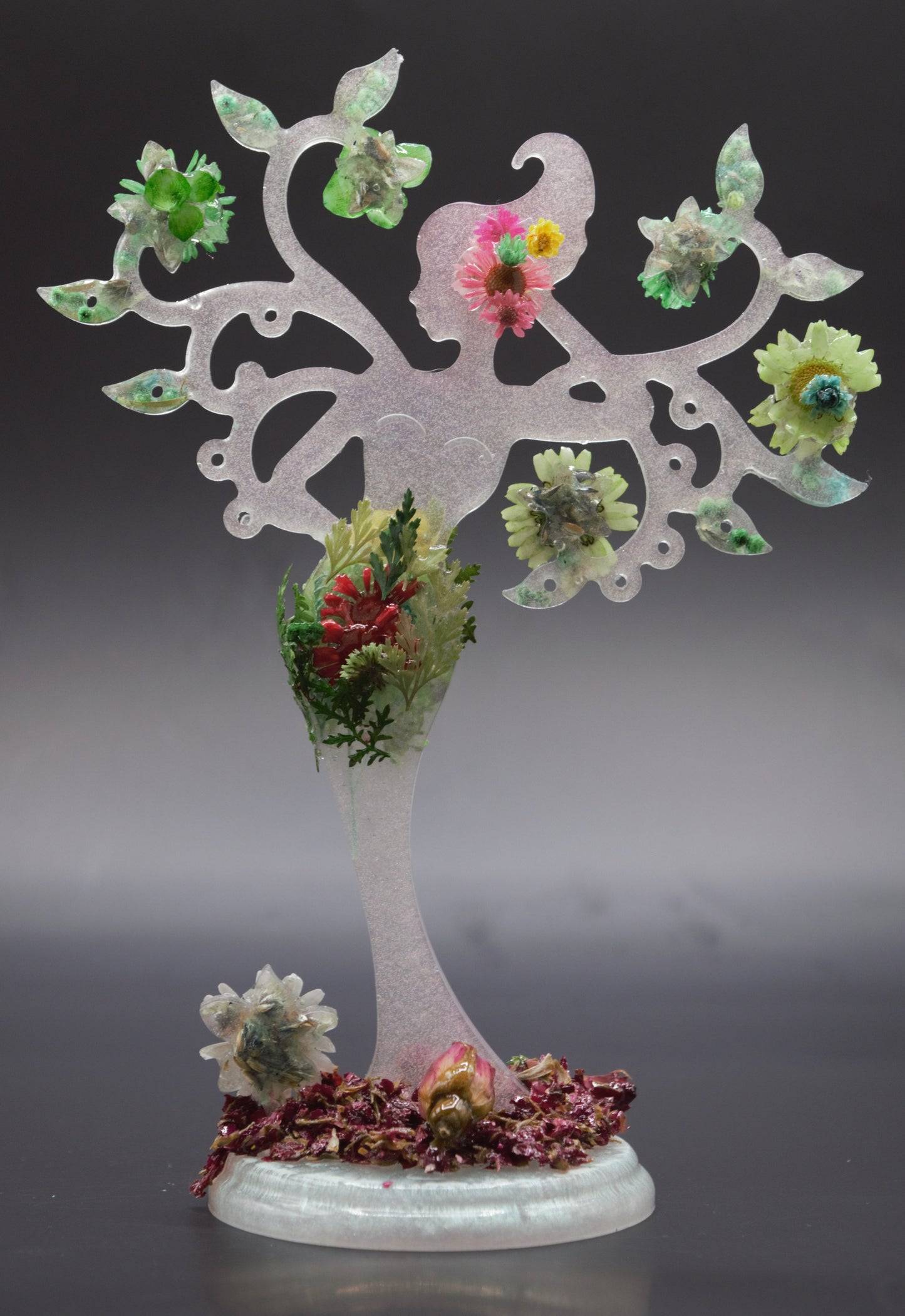 Mother Nature Resin Tree Stand w/ Dried Flowers.