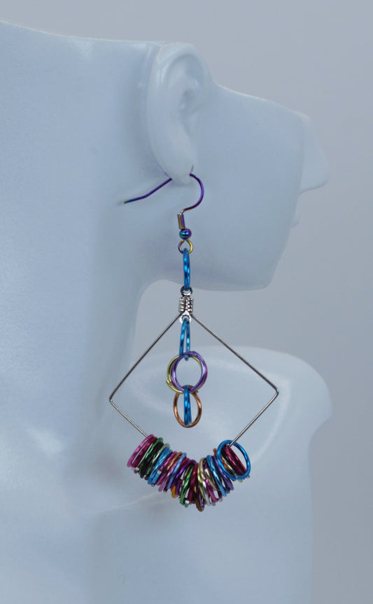 Hanging Diamond Shaped Earring With Multicolored Rings
