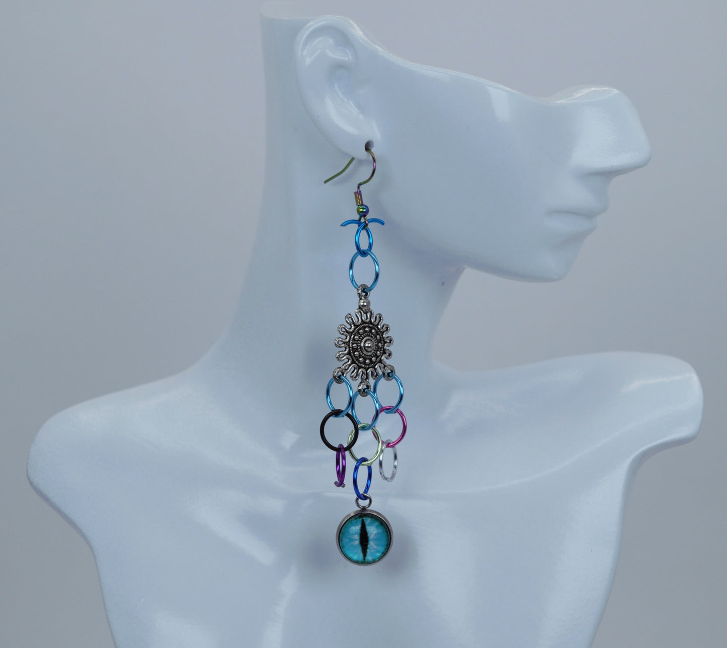 Pendant Chandelier Earring With Cat Eye