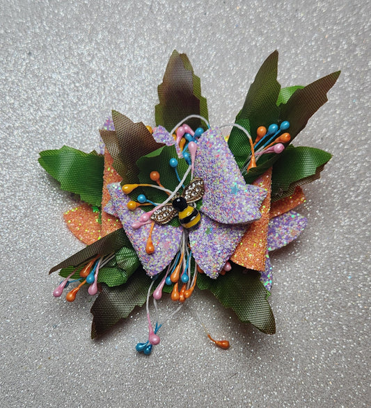 Bee on a Leaf Hair Bow